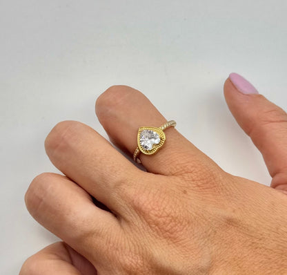 Anello zircone cuore