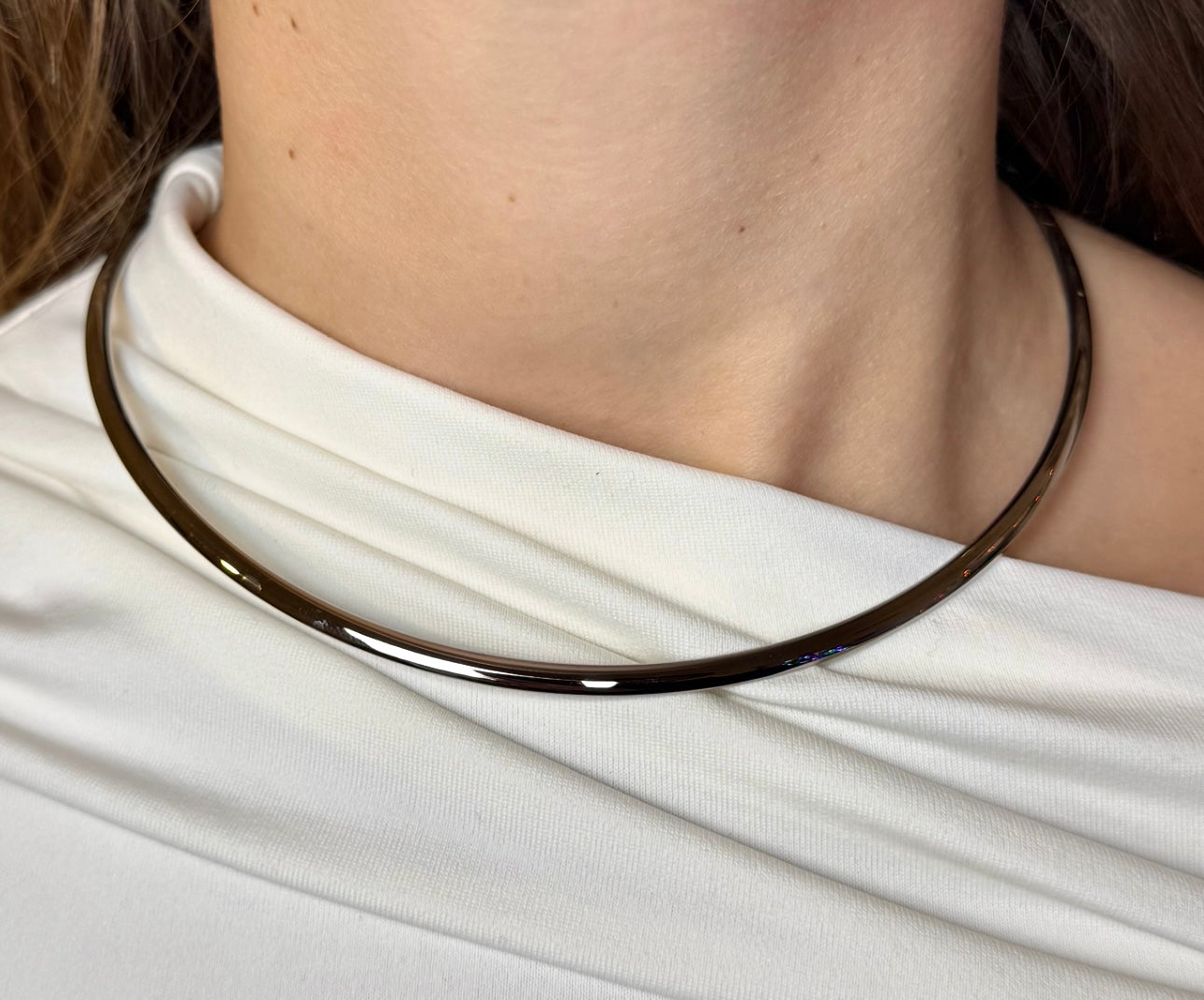 Collana rigida linea