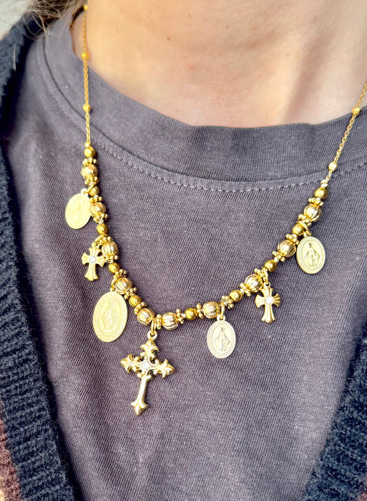 Collana Holy